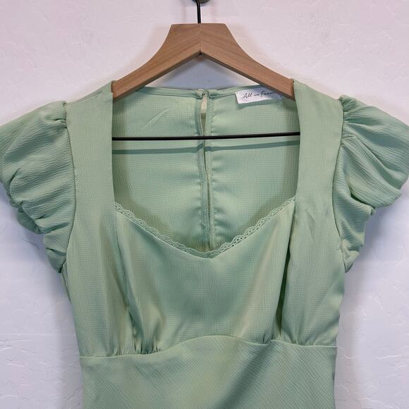 All in Favor NWT Soft Green Puff Sleeve Lace tream Mini Dress Size XS - Picture 6 of 7